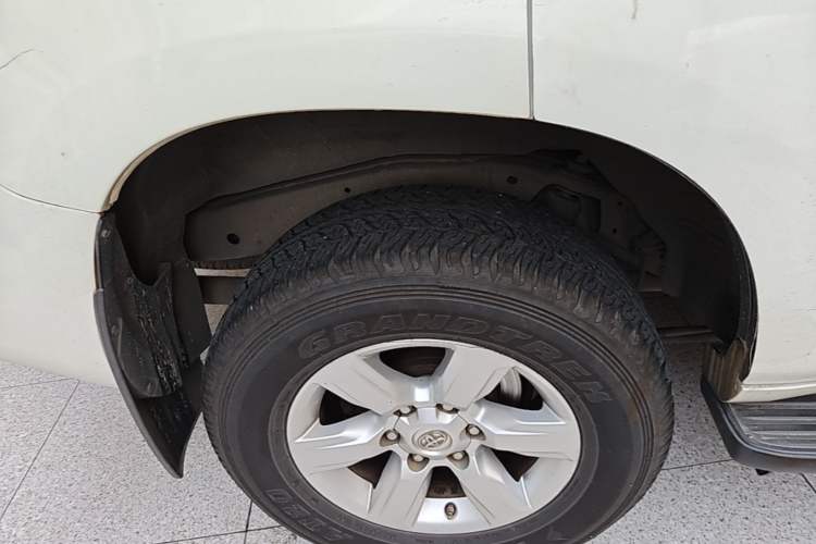 Used Toyota Prado 2016 2.7L Automatic Standard Edition Right Rear Wheel Hub