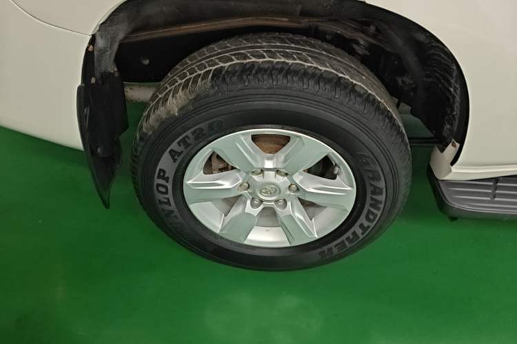 Used Toyota Prado 2016 2.7L Automatic Standard Edition Right Rear Wheel Hub