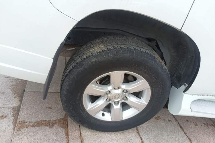 Used Toyota Prado 2016 2.7L Automatic Standard Edition Right Rear Wheel Hub