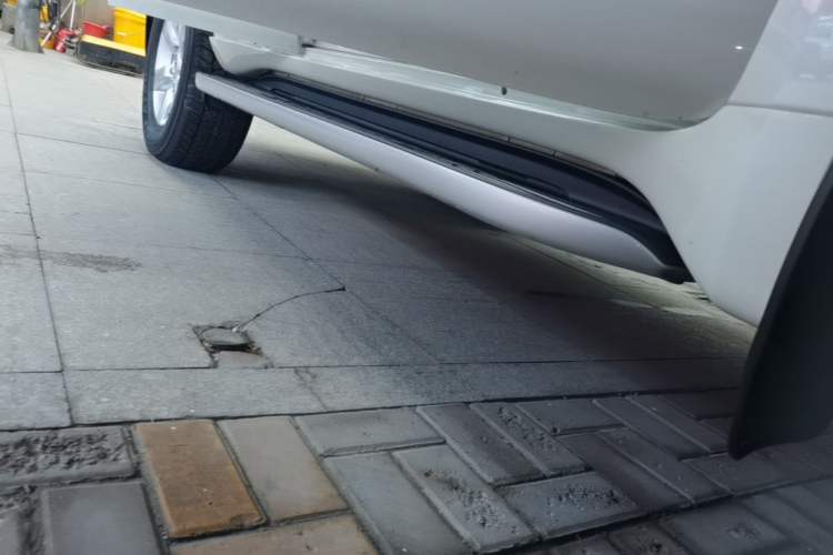 Used Toyota Prado 2016 2.7L Automatic Luxury Edition Right Side Sill