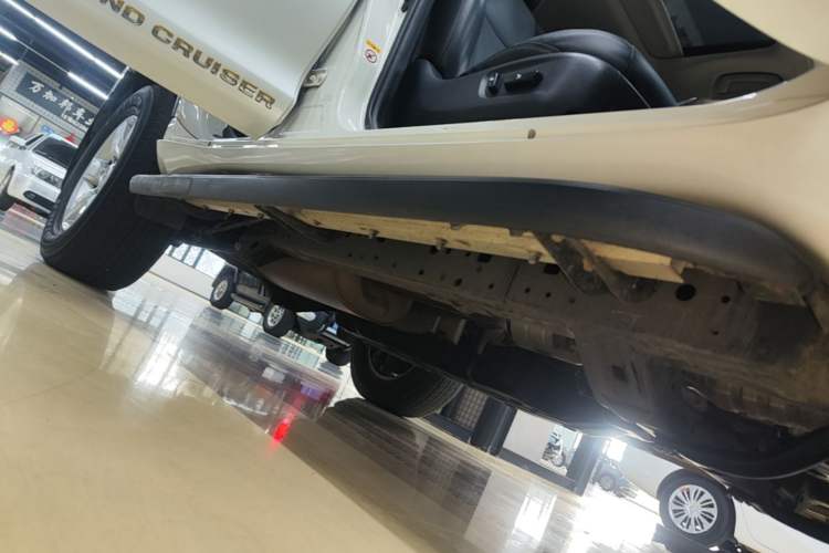 Used Toyota Prado 2016 2.7L Automatic Luxury Edition Right Side Sill