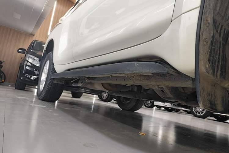 Used Toyota Prado 2016 2.7L Automatic Standard Edition Right Side Sill