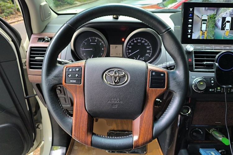 Used Toyota Prado 2016 2.7L Automatic Luxury Edition Steering Wheel