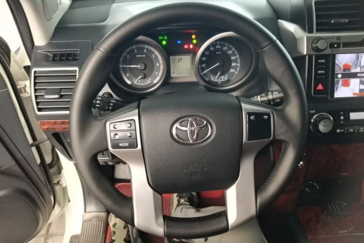 Used Toyota Prado 2016 2.7L Automatic Luxury Edition Steering Wheel