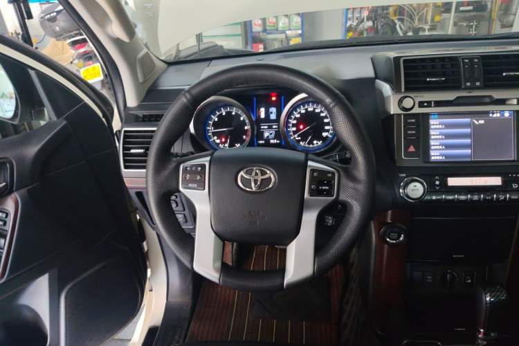Used Toyota Prado 2016 3.5L Automatic TX-L Steering Wheel