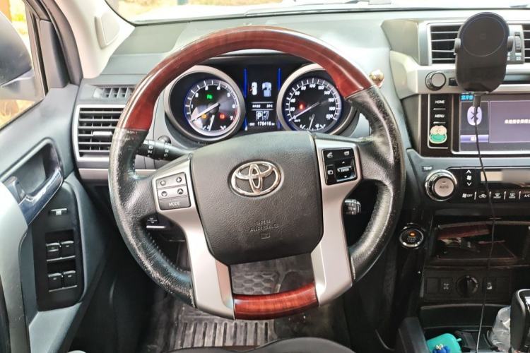 Used Toyota Prado 2016 3.5L Automatic TX-L Steering Wheel