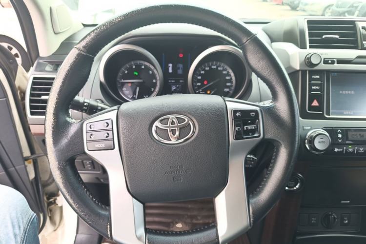 Used Toyota Prado 2016 3.5L Automatic TX-L Steering Wheel