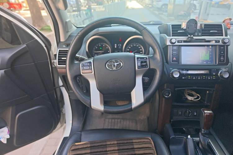 Used Toyota Prado 2016 3.5L Automatic TX-L Steering Wheel