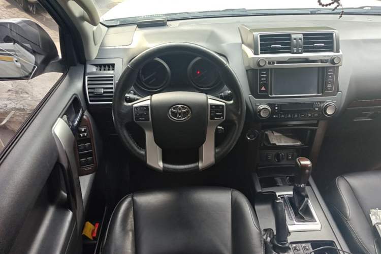 Used Toyota Prado 2016 3.5L Automatic TX-L Steering Wheel