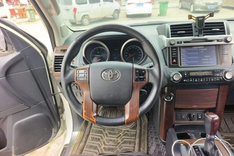 Used Toyota Prado 2016 3.5L Automatic TX-L Steering Wheel