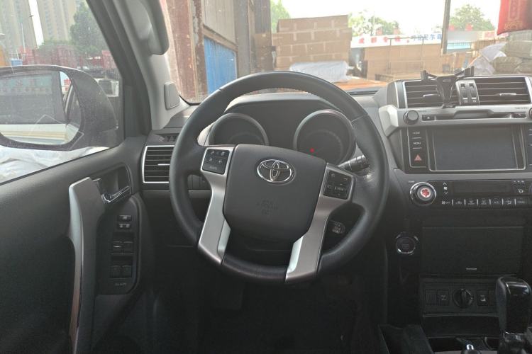 Used Toyota Prado 2016 3.5L Automatic TX-L Steering Wheel