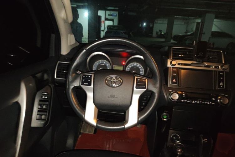 Used Toyota Prado 2016 2.7L Automatic Standard Edition Steering Wheel