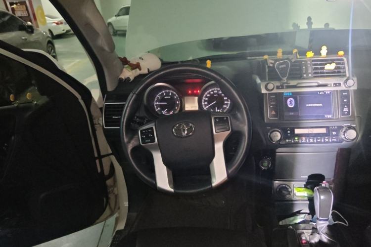 Used Toyota Prado 2016 2.7L Automatic Standard Edition Steering Wheel