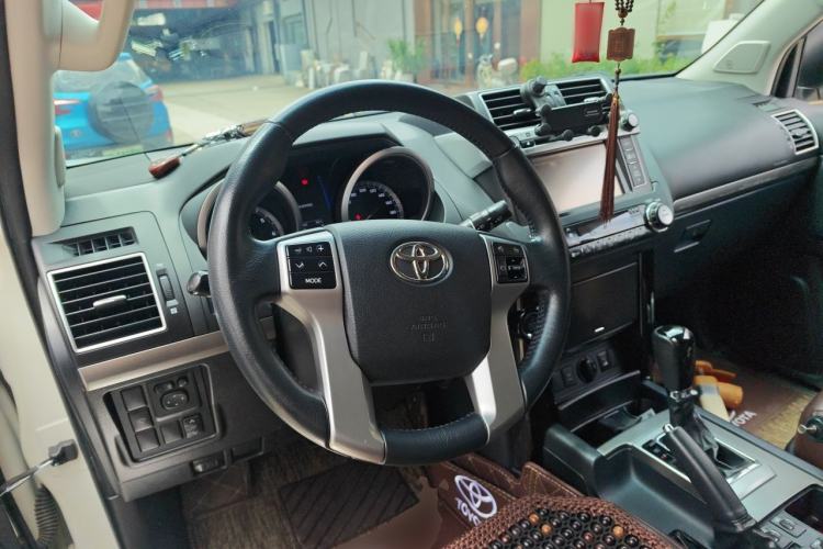 Used Toyota Prado 2016 3.5L Automatic TX-L Steering Wheel