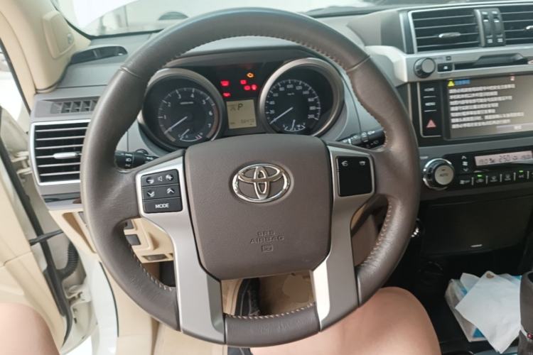 Used Toyota Prado 2016 2.7L Automatic Luxury Edition Steering Wheel