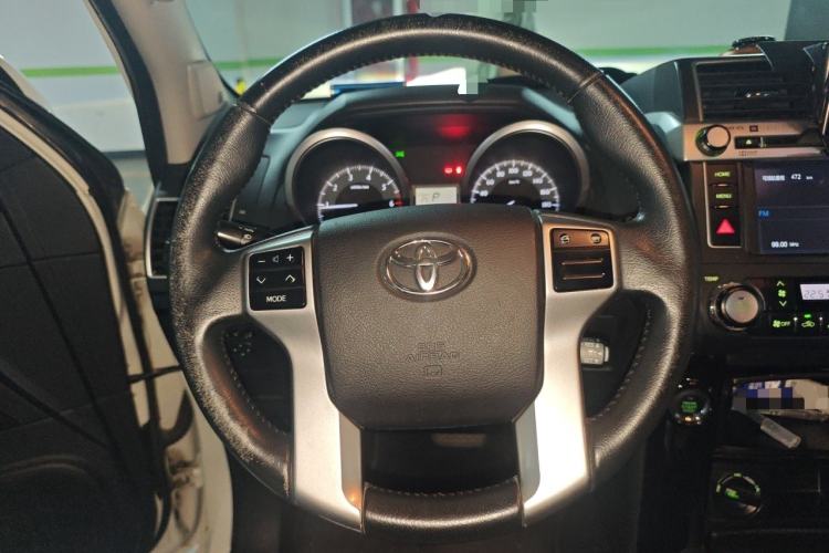 Used Toyota Prado 2016 2.7L Automatic Luxury Edition Steering Wheel