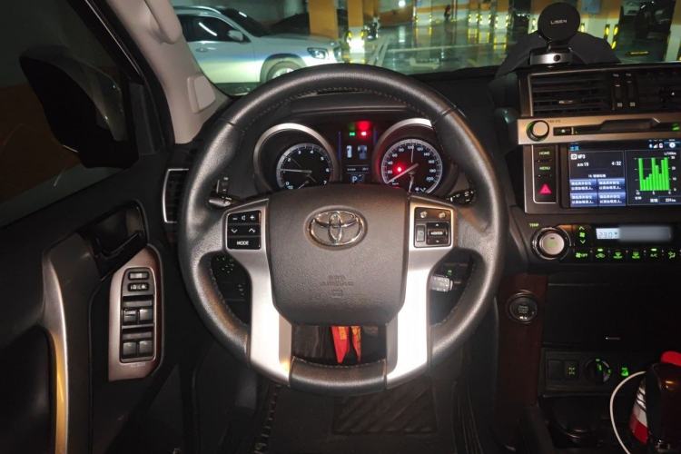 Used Toyota Prado 2016 3.5L Automatic TX-L Steering Wheel