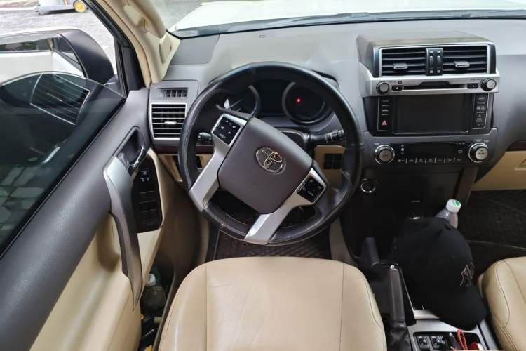 Used Toyota Prado 2016 3.5L Automatic TX-L NAVI Steering Wheel