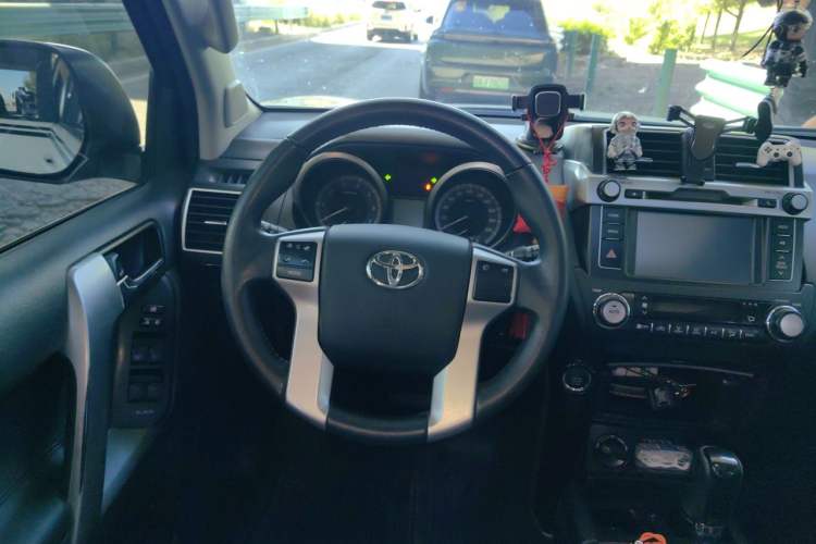 Used Toyota Prado 2016 2.7L Automatic Standard Edition Steering Wheel