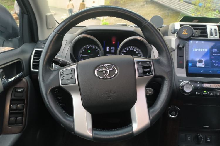 Used Toyota Prado 2016 3.5L Automatic TX-L Steering Wheel
