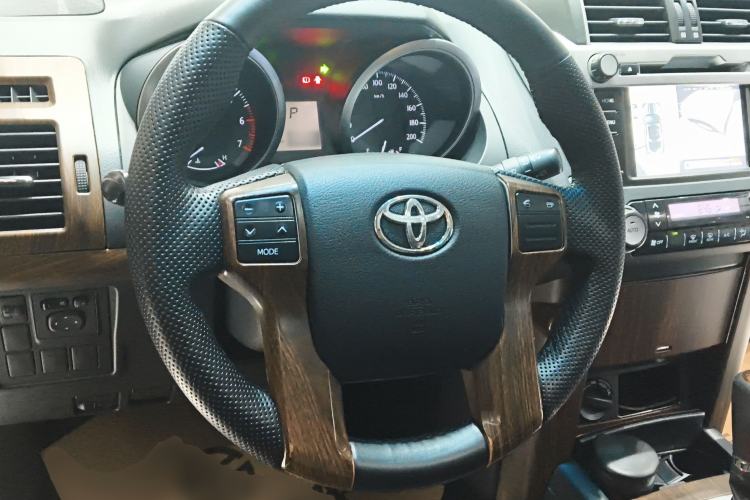 Used Toyota Prado 2016 2.7L Automatic Standard Edition Steering Wheel