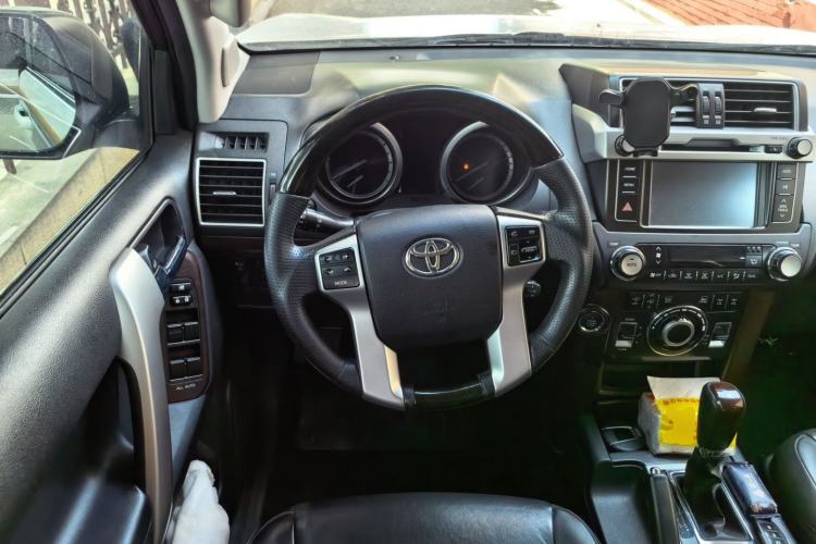 Used Toyota Prado 2016 3.5L Automatic TX-L Steering Wheel