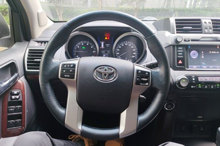 Used Toyota Prado 2016 3.5L Automatic TX-L Steering Wheel