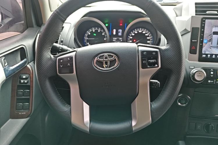 Used Toyota Prado 2016 3.5L Automatic TX-L NAVI Steering Wheel