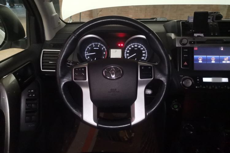 Used Toyota Prado 2016 2.7L Automatic Luxury Edition Steering Wheel