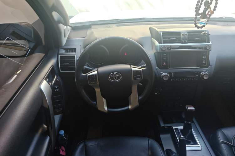 Used Toyota Prado 2016 3.5L Automatic TX-L NAVI Steering Wheel