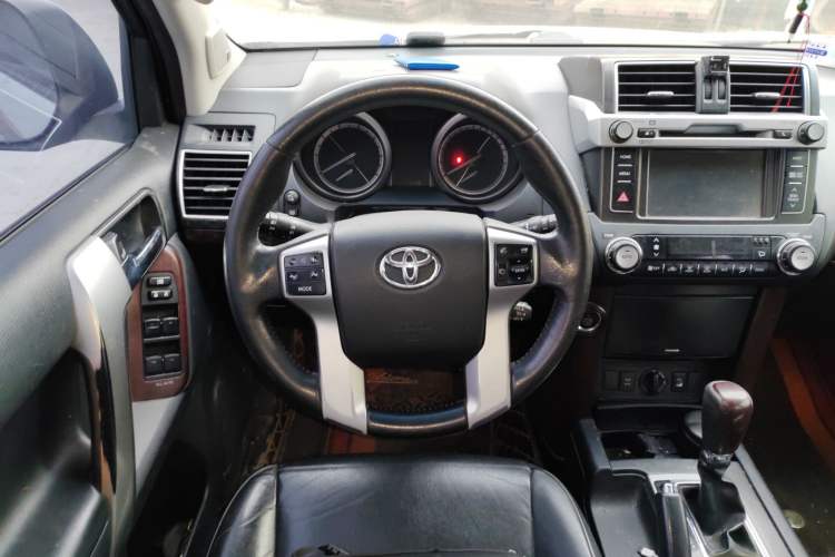 Used Toyota Prado 2016 3.5L Automatic TX-L NAVI Steering Wheel