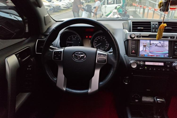Used Toyota Prado 2016 2.7L Automatic Luxury Edition Steering Wheel