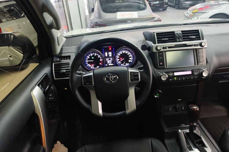 Used Toyota Prado 2016 3.5L Automatic TX-L Steering Wheel