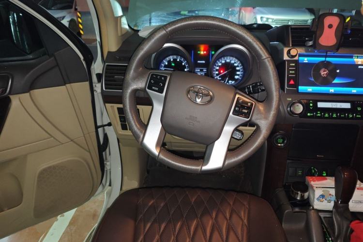 Used Toyota Prado 2016 3.5L Automatic TX-L Steering Wheel