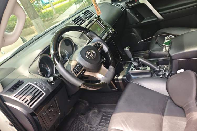 Used Toyota Prado 2016 2.7L Automatic Standard Edition Steering Wheel