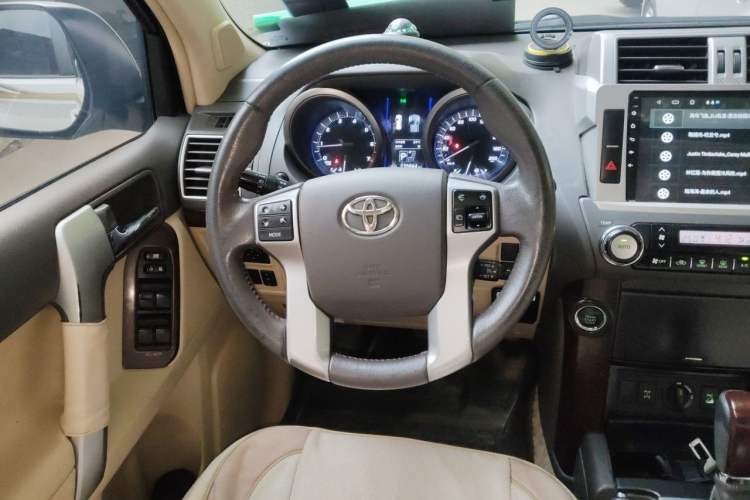 Used Toyota Prado 2016 3.5L Automatic TX-L Steering Wheel