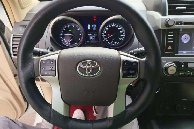 Used Toyota Prado 2016 3.5L Automatic TX-L Steering Wheel