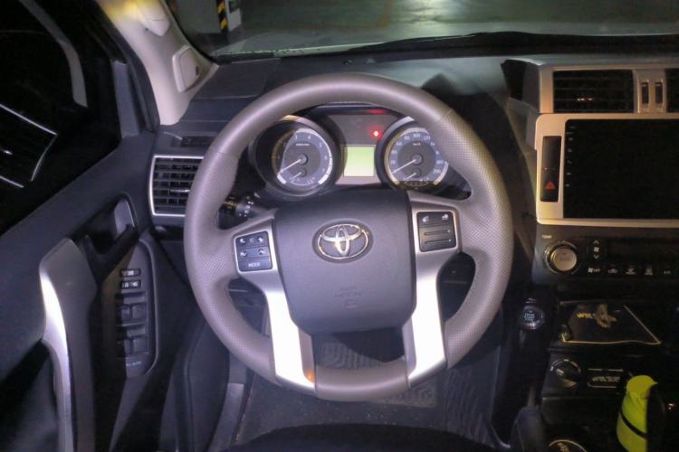 Used Toyota Prado 2016 2.7L Automatic Luxury Edition Steering Wheel
