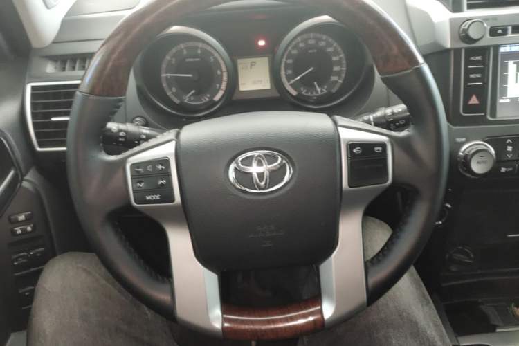 Used Toyota Prado 2016 2.7L Automatic Standard Edition Steering Wheel
