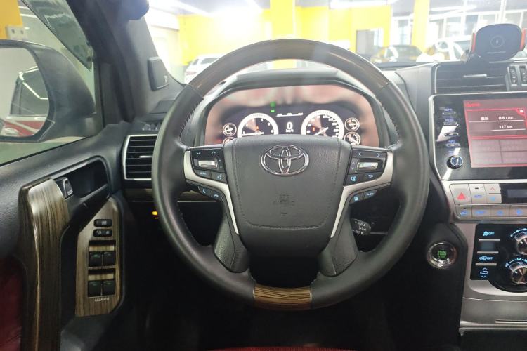 Used Toyota Prado 2016 2.7L Automatic Luxury Edition Steering Wheel
