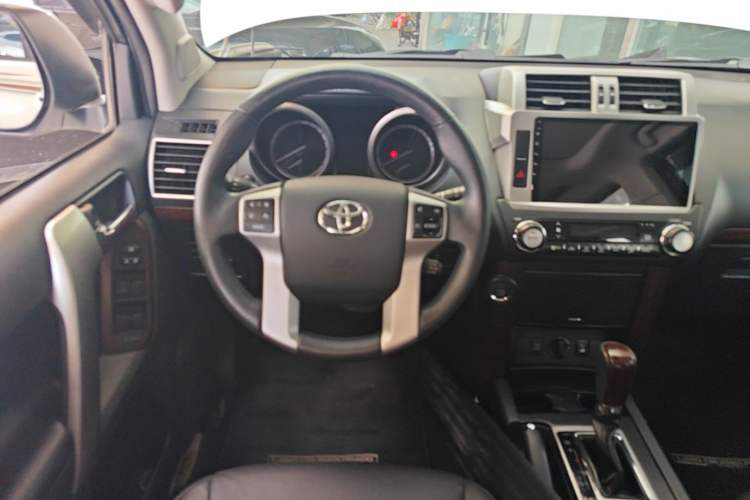 Used Toyota Prado 2016 3.5L Automatic TX-L Steering Wheel