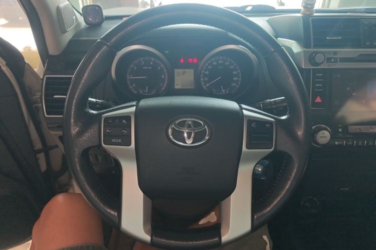 Used Toyota Prado 2016 2.7L Automatic Luxury Edition Steering Wheel