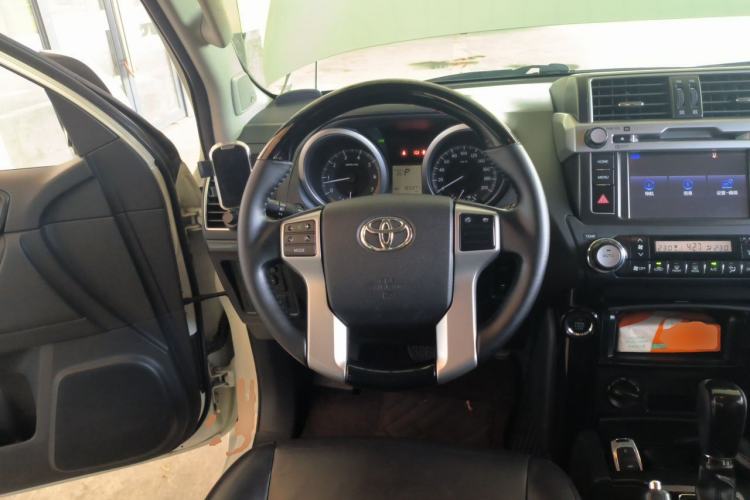 Used Toyota Prado 2016 2.7L Automatic Luxury Edition Steering Wheel