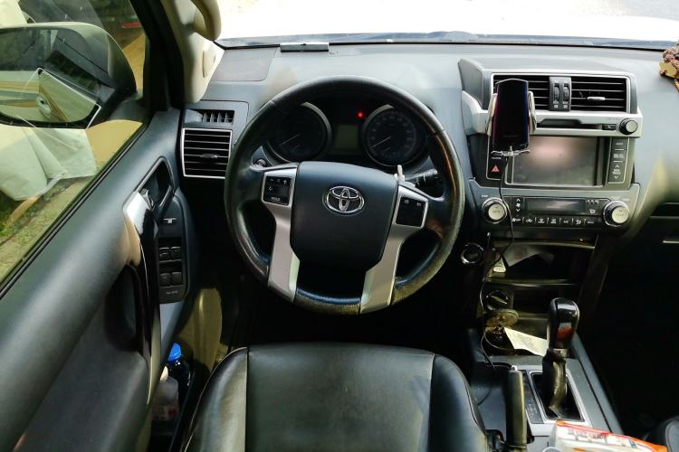 Used Toyota Prado 2016 2.7L Automatic Luxury Edition Steering Wheel