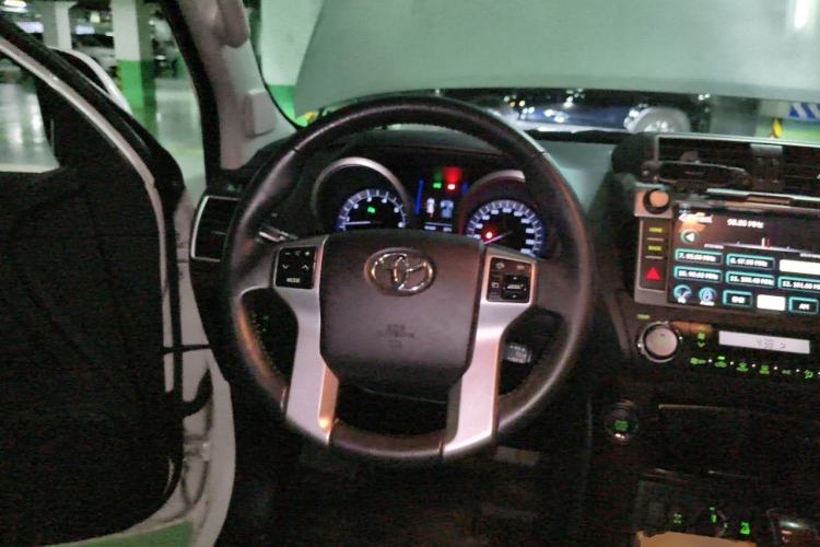 Used Toyota Prado 2016 3.5L Automatic TX-L Steering Wheel