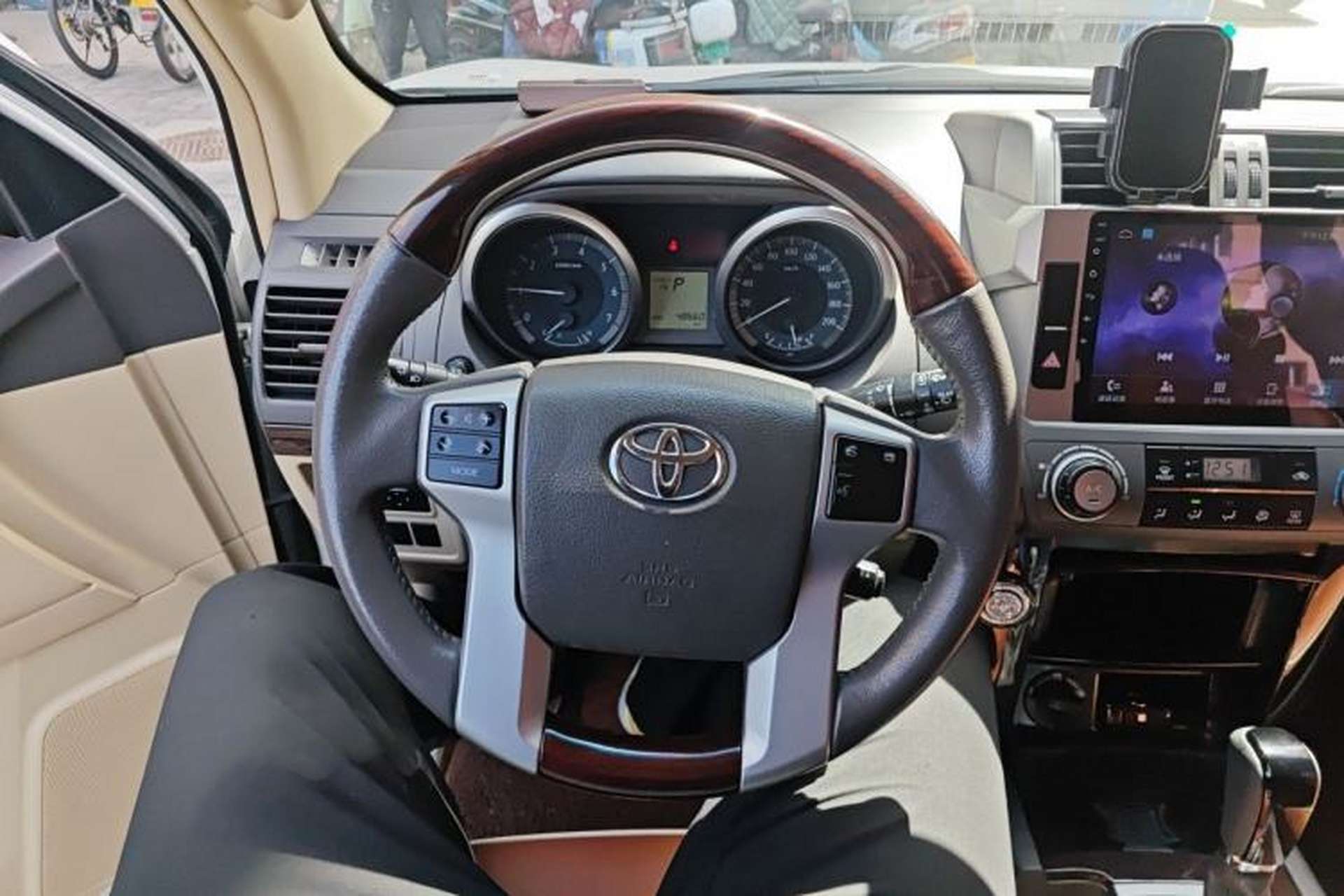 Used Toyota Prado 2016 2700 TX 7-Seater Middle East Version Steering Wheel