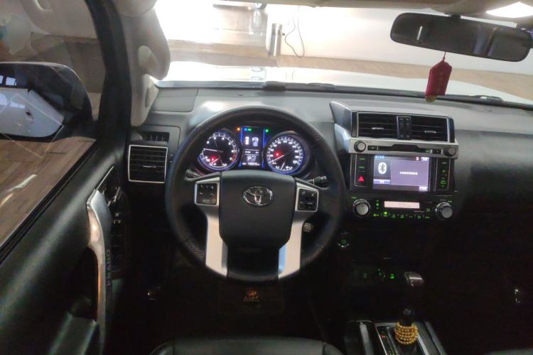 Used Toyota Prado 2016 3.5L Automatic TX-L Steering Wheel