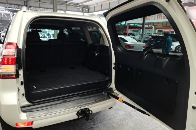 Used Toyota Prado 2016 2.7L Automatic Luxury Edition Trunk