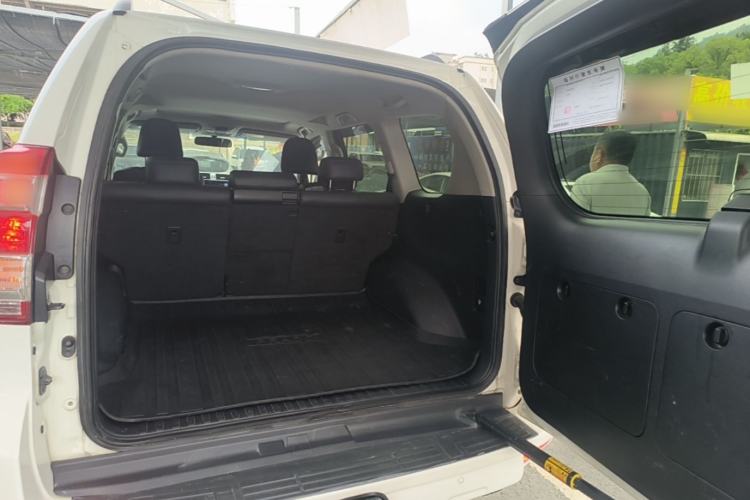 Used Toyota Prado 2016 2.7L Automatic Standard Edition Trunk