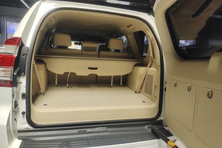 Used Toyota Prado 2016 2.7L Automatic Luxury Edition Trunk